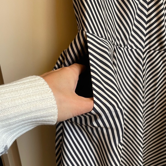 H&M jumpsuit. WITH POCKETS!! - Picture 4 of 4